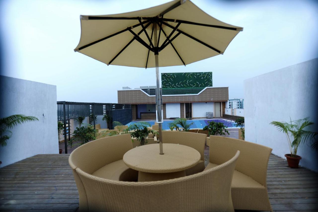 The Pinnacle Inn Sarnath Varanasi Exterior foto