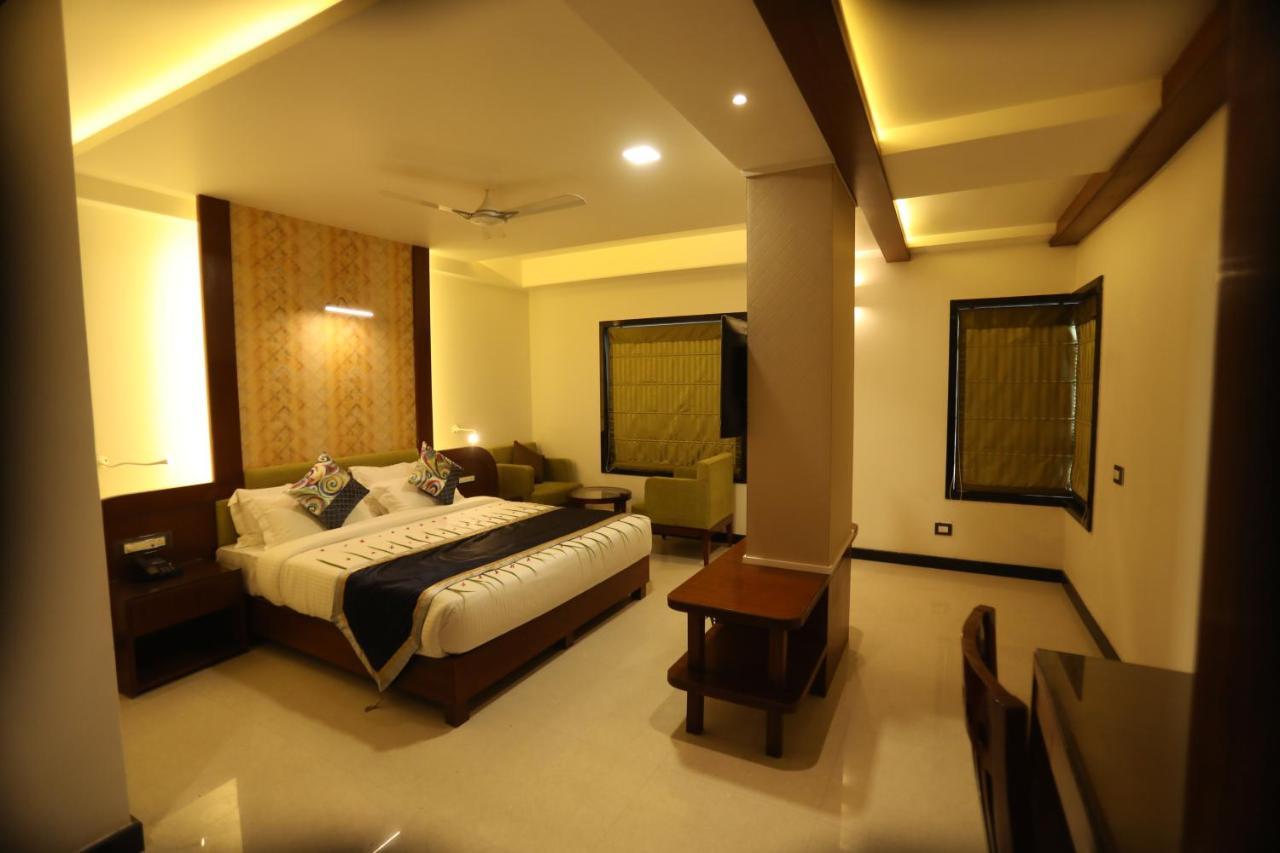 The Pinnacle Inn Sarnath Varanasi Exterior foto