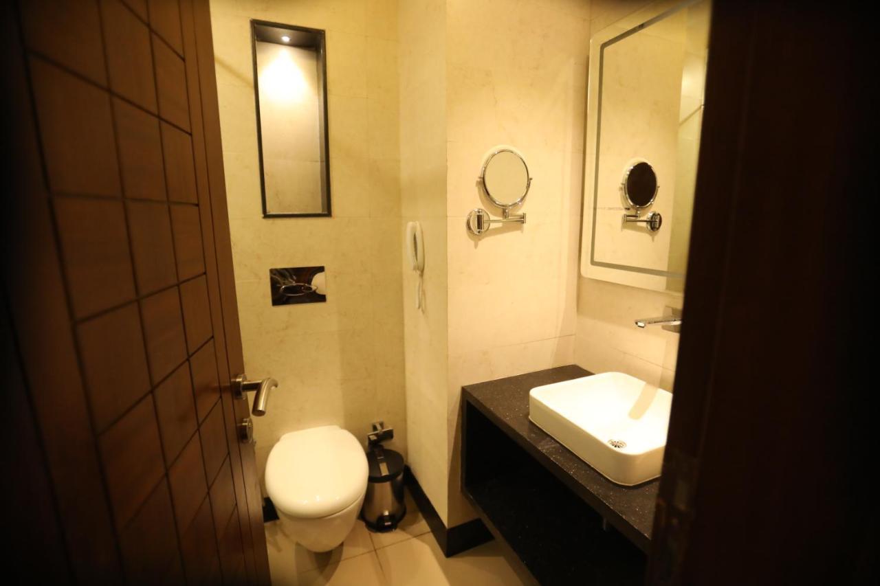 The Pinnacle Inn Sarnath Varanasi Exterior foto