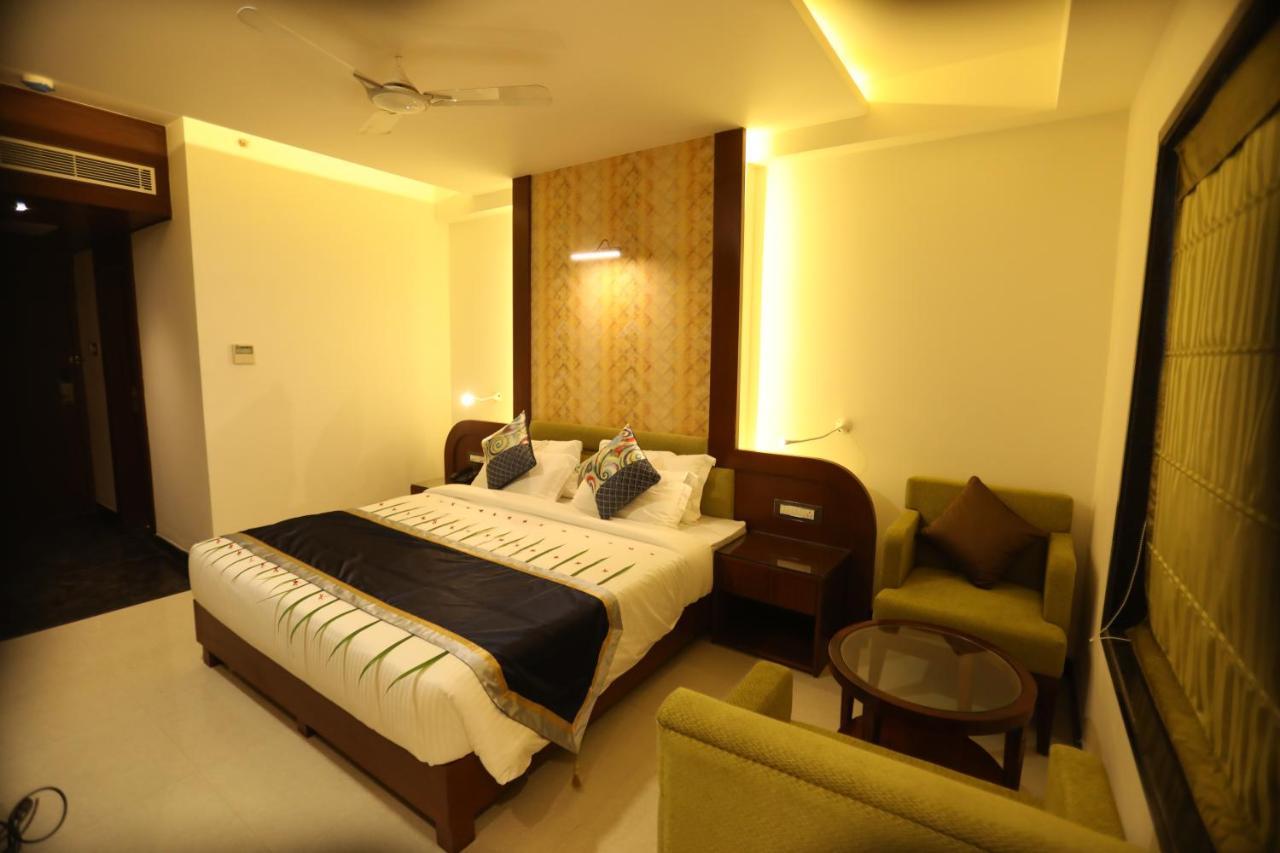 The Pinnacle Inn Sarnath Varanasi Exterior foto